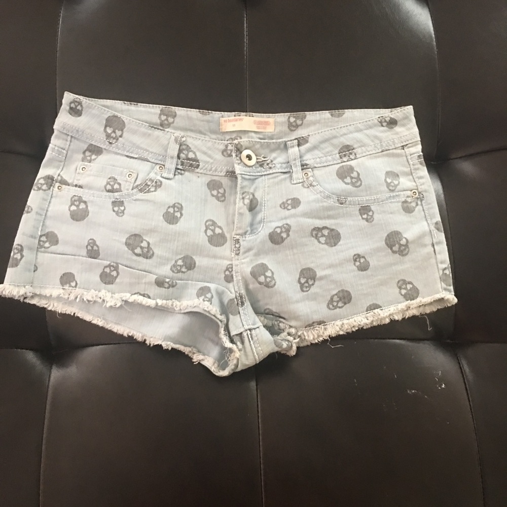 Skull jean shorts